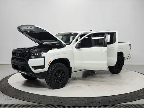 Used 2026 Nissan Frontier SV w/ All-Weather Content Package AWD/4WD image 11