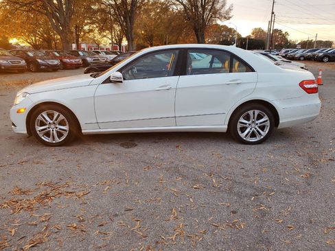 Used 2011 Mercedes-Benz E 350 E 350 Luxury 4MATIC AWD 4dr Se image 4