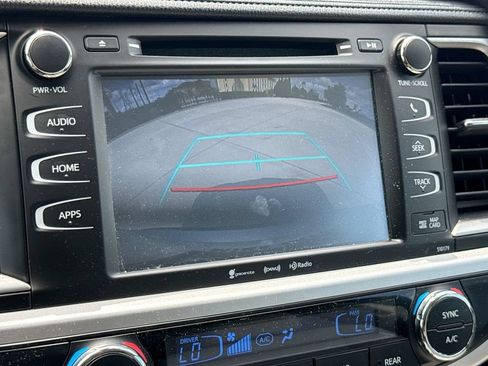 Used 2017 Toyota Highlander XLE FWD image 24