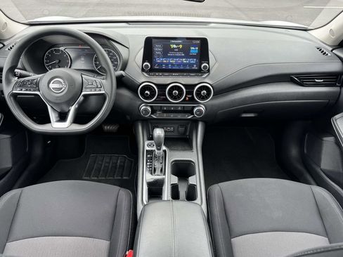 Used 2025 Nissan Sentra SV FWD image 2