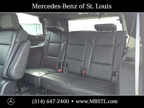 Used 2023 Cadillac Escalade Luxury image 11