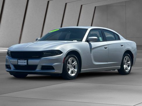 Used 2019 Dodge Charger SXT RWD image 8