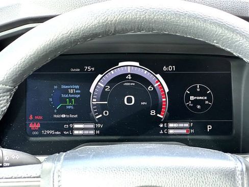 Used 2025 Toyota Tundra Limited image 24