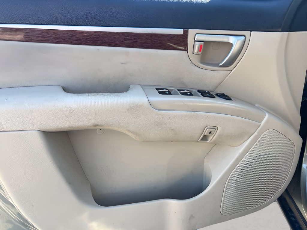 Used 2008 Hyundai Santa Fe AWD image 12