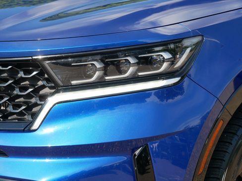 Used 2023 Kia Sorento SX AWD/4WD image 16