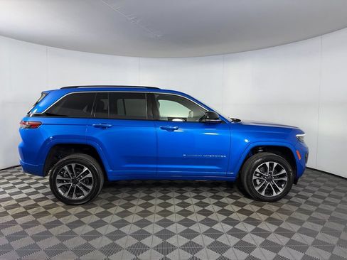 Used 2024 Jeep Grand Cherokee Overland w/ Advanced Protech Group III AWD/4WD image 6