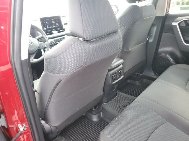 Used 2023 Toyota RAV4 LE AWD/4WD image 14