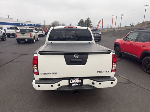 Used 2018 Nissan Frontier PRO-4X image 3