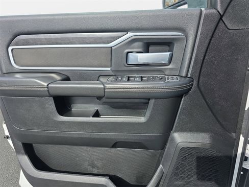 Used 2024 RAM 2500 Big Horn image 27