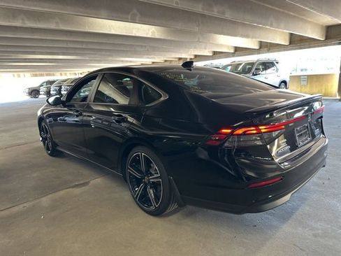 Used 2025 Honda Accord Sport image 7