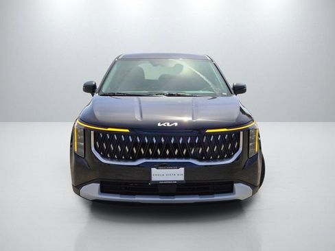 New 2026 Kia Carnival LXS FWD image 3