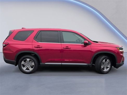 New 2025 Honda Pilot EX-L image 3