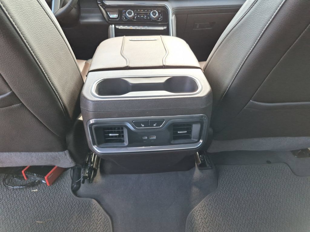 Used 2024 GMC Sierra 3500 Denali w/ Denali Reserve Package AWD/4WD image 36