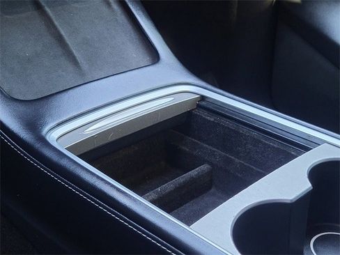 Used 2021 Tesla Model Y Long Range image 13