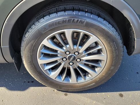 Used 2022 Lincoln Nautilus AWD w/ Premium Package image 5