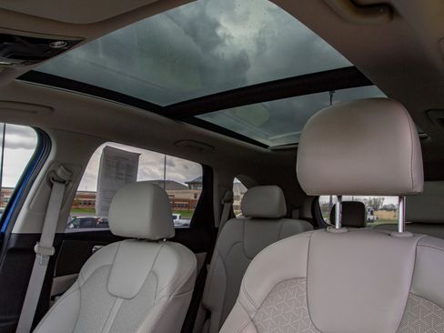 Used 2023 Kia Sorento SX image 25