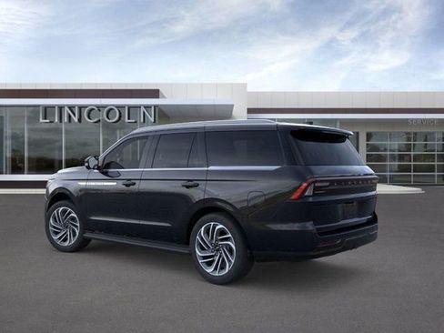 New 2026 Lincoln Navigator Premiere AWD/4WD image 4