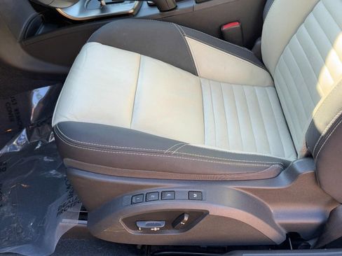 Used 2011 Volvo C30 T5 R-Design image 21