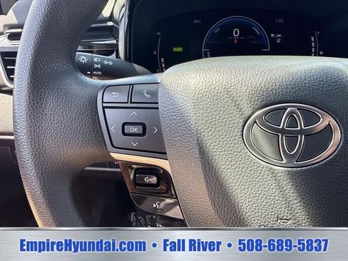 Used 2025 Toyota Camry LE FWD image 28
