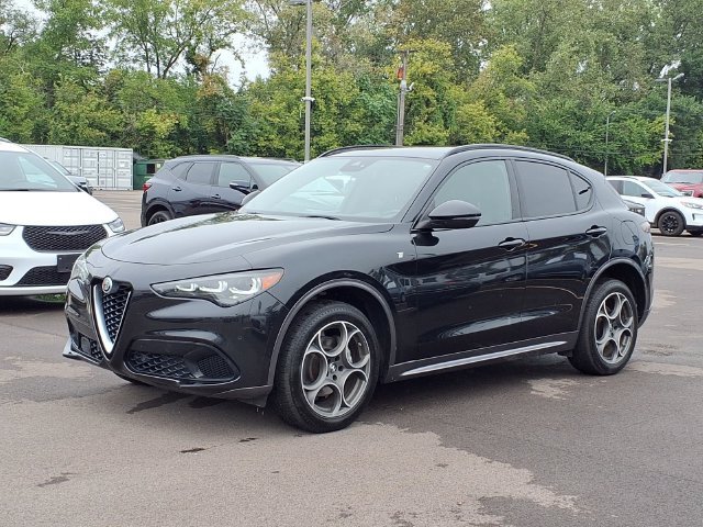 Used 2024 Alfa Romeo Stelvio Ti AWD/4WD image 1