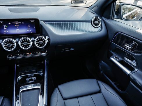 Certified 2025 Mercedes-Benz GLA 250 4MATIC image 15