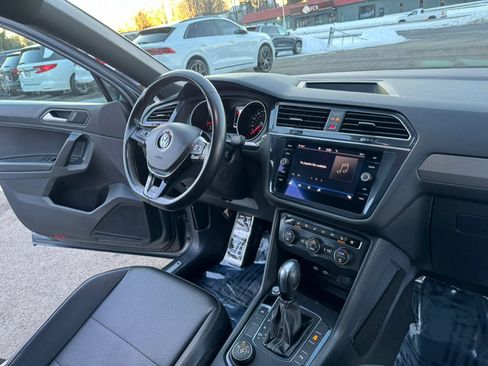 Used 2021 Volkswagen Tiguan SE R-Line image 25