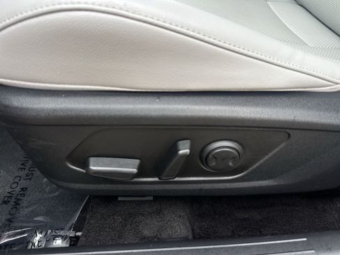 Used 2024 Hyundai Elantra Limited FWD image 22