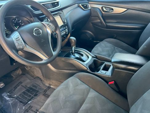 Used 2016 Nissan Rogue SV w/ SV Premium Package image 11