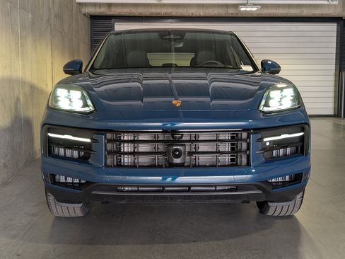 New 2026 Porsche Cayenne Coupe image 18