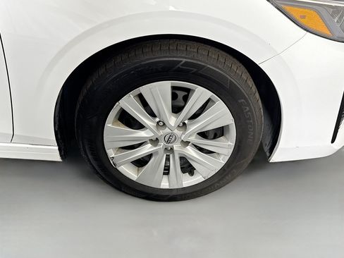 Used 2024 Nissan Sentra S FWD image 32