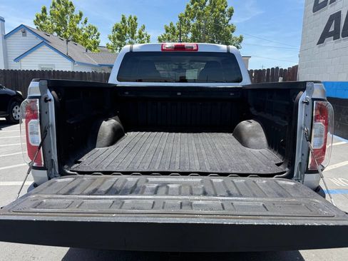 Used 2017 GMC Canyon 2WD Crew Cab w/ Convenience Package image 15