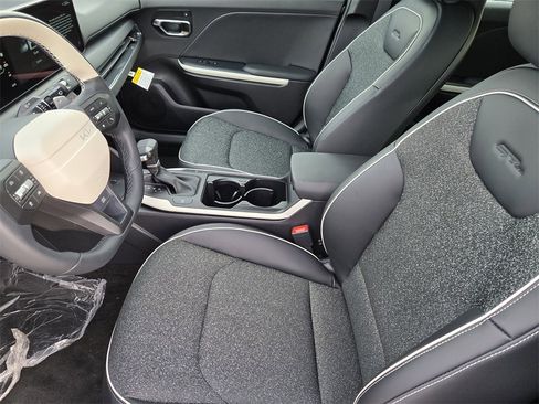 New 2025 Kia K4 GT-Line image 18