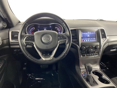 Used 2018 Jeep Grand Cherokee Laredo image 34