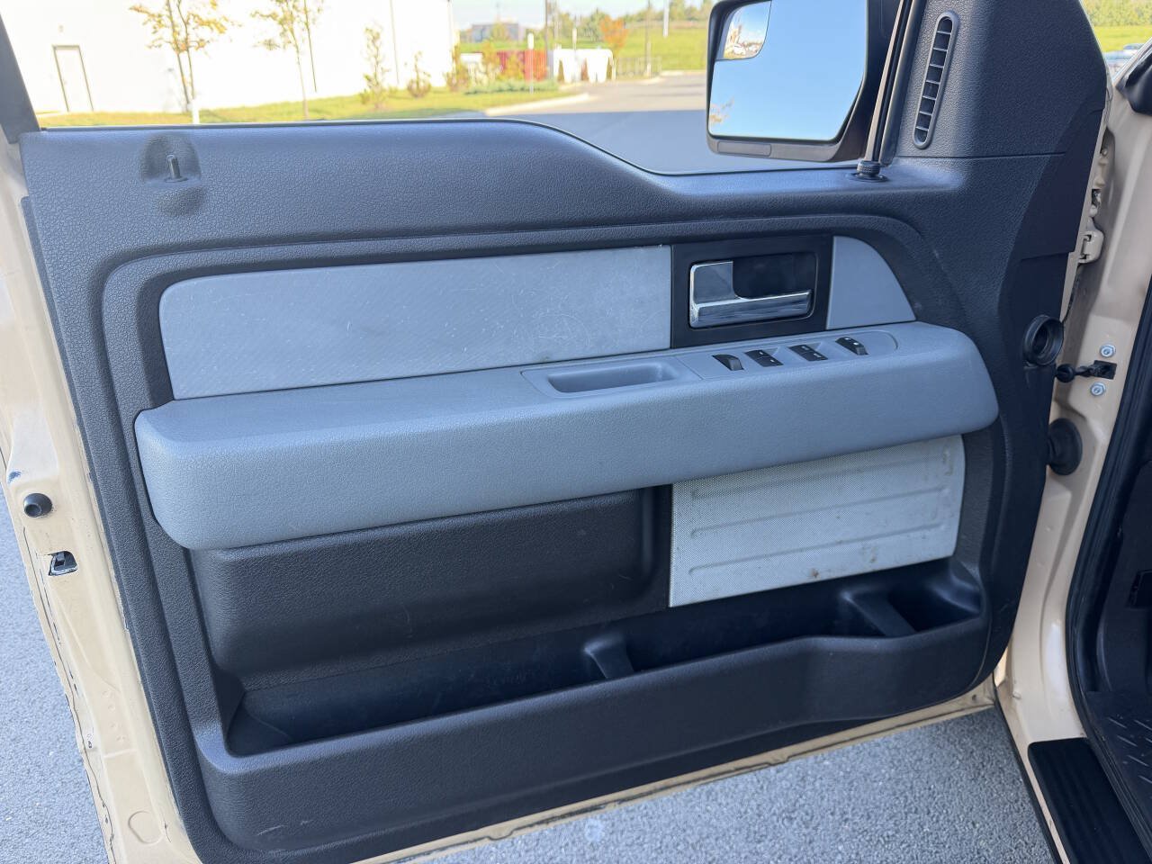 Used 2014 Ford F150 XL w/ Equipment Group 101A Mid AWD/4WD image 11