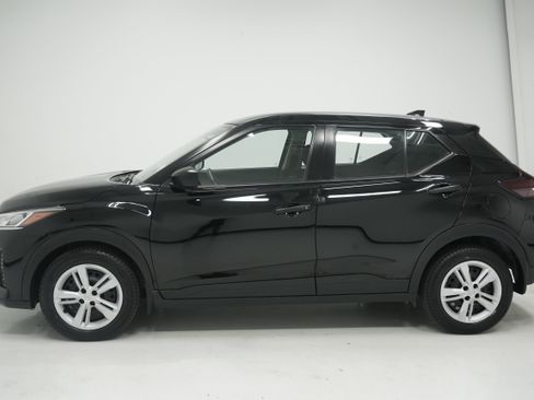Used 2023 Nissan Kicks S FWD image 7