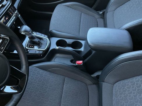 Used 2025 Kia Seltos S FWD image 33