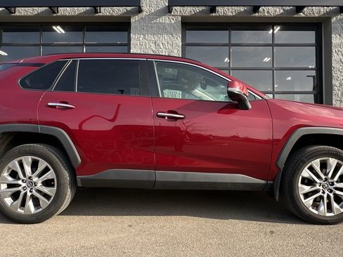 Used 2019 Toyota RAV4 Limited w/ Cold Weather Package image 10