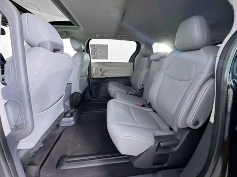Used 2024 Toyota Sienna XLE image 23
