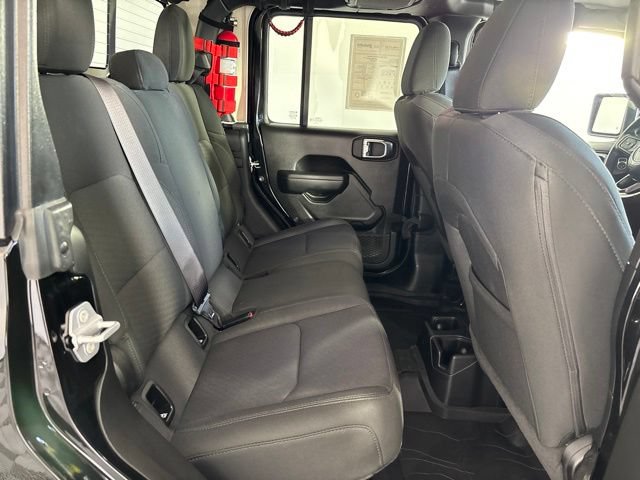 Used 2022 Jeep Gladiator Sport AWD/4WD image 28