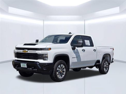 New 2026 Chevrolet Silverado 2500 Custom w/ Custom Value Package AWD/4WD image 2