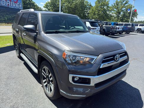Used 2023 Toyota 4Runner Limited AWD/4WD image 3