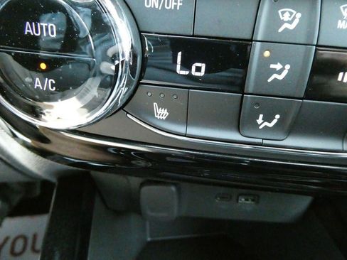 New 2026 Chevrolet Trax LT w/ LT Convenience Package FWD image 22