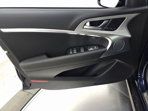 New 2026 Genesis G70 2.5T Prestige image 10