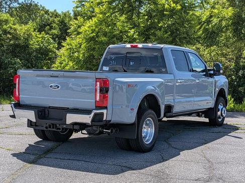 New 2026 Ford F350 4x4 Crew Cab DRW Super Duty image 6