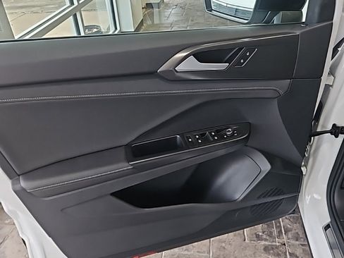 Used 2025 Volkswagen Taos SE image 25