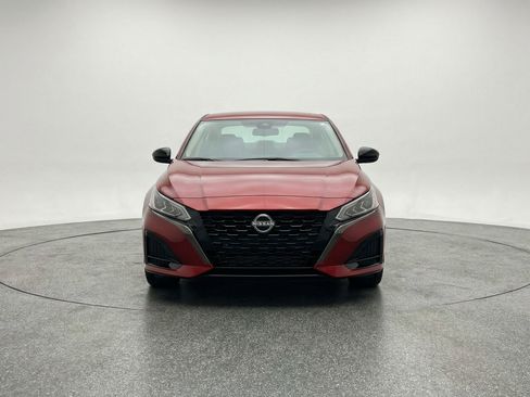 Used 2025 Nissan Altima 2.5 SV image 2