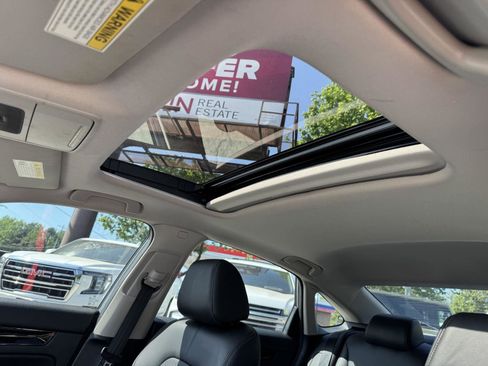 Used 2024 Honda Civic Touring image 5