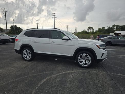 Used 2021 Volkswagen Atlas SE FWD image 2