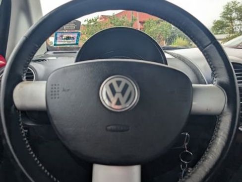 Used 2008 Volkswagen Beetle SE image 12