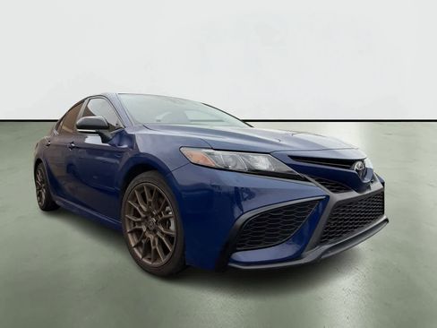 Used 2023 Toyota Camry SE image 5